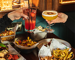 BOTTOMLESS BRUNCH <br> 